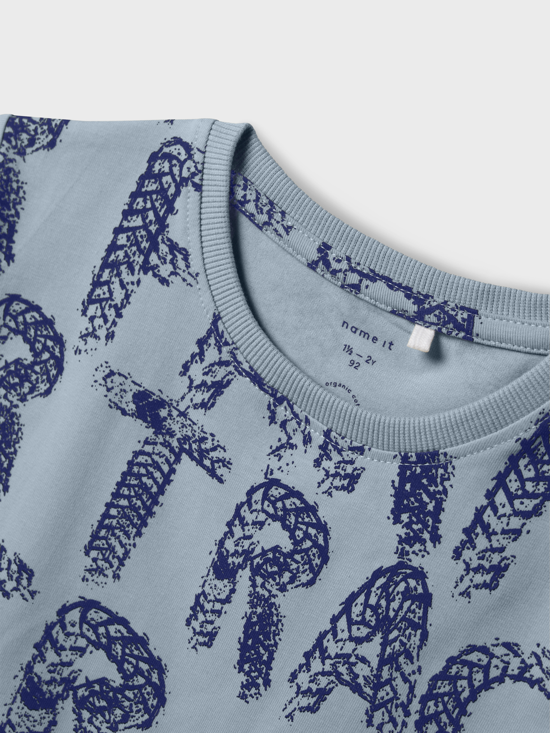 model_shot-front_full